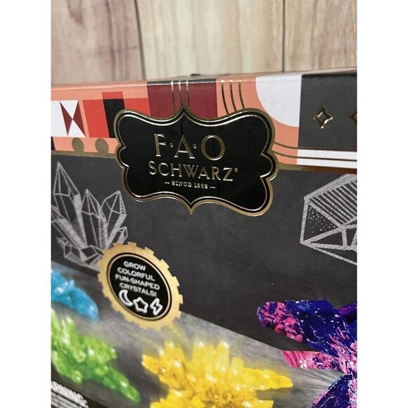 FAO Schwarz 25-Piece Exploration Lab Crystal Growing Kit - Picture 2 of 7